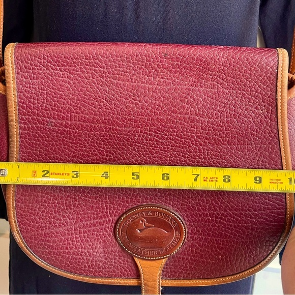 Authentic, vintage Dooney & Bourke crossbody! - Picture 11 of 11